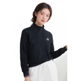 【Designed dark blue half-zip long-sleeved Polo shirt】|Dark blue background|Stand-up collar half-zip design|Long-sleeved style|Horse head logo on left chest|Contrast striped ribs on cuffs and hem|Long-sleeved Polo wholesale P1835 【Designed dark blue half-zip long-sleeved Polo shirt】|Dark blue background|Stand-up collar half-zip design|Long-sleeved style|Horse head logo on left chest|Contrast striped ribs on cuffs and hem|Long-sleeved Polo wholesale P1835